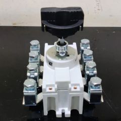 Copper & PVC White Base 4Pole Switch Disconnector Fuse Brand C&S Number Of Pole 4 Current Rating 40A Rated Frequency - Image 3