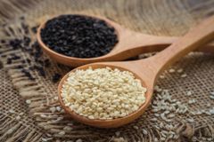 Sesame Seeds for Daily Cooking Bakery Production Confectionery Recipes Tahini Processing and Food Ingredient Supply – product photo 2, product detail gallery
