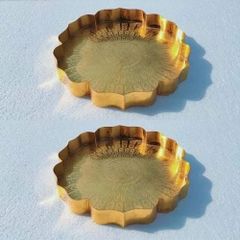 Capacity: 800 ML Golden Metal embossed Lotus flower urli set Color Golden Code No Se 65 Capacity 800 ML Material Iron - Image 2