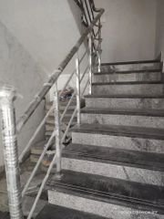 Silver Balcony Ss Staircase Railing, For Residential Color Silver Design Panel Glass Type None Material Ss 304 Position - Image 2