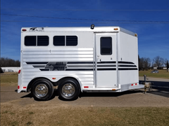 Two Horse Trailers / 2001 4 Star 2 Horse Bumper Pull Slant Load - Image 1