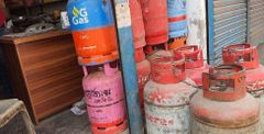 BIG load of gas bottles including 47kg and 15kg! - Image 2