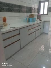 L-Shape Aluminium Glass Kitchen 10 20 Appearance Modern Material Aluminium Finish Type Polished Kitchen Design L-Shape Colour Red, Yellow, Blue, Natural, White, Purple, - Image 1