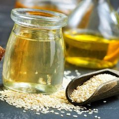 Natural Sesame Oil Rich Flavor Cooking Oil for Home Kitchens Restaurants Food Service and Culinary Preparation - Image 2