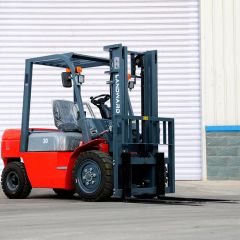 Factory Price 2.5 Ton 4 Wheel Outdoor Diesel Forklift Hydraulic Drive Forklifts EPA Euro 5 Engine Warehouse Indoor Capacity Forklift Super Low Price Wholesale - SHANDONG LANDWARD HI GROUP
