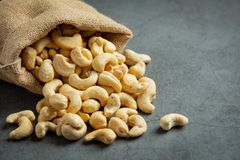 cashew nuts - Image 1