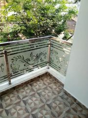 Stainless Steel Glass Balcony Railing Thickness 10 mm, 10mm Glass Type Toughened, Toughened - Image 2