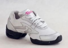 Dance Shoe Female FB-J02A Leather 50P Min Order 1000P/Wk Gender Female Waterproof No Type Dance Shoes Material Leather Model NO. FB-J02A - Image 1