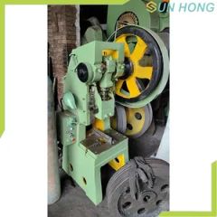 Car Oil Fuel Filter Cover Plate Shell Punching Hydraulic Press - Xuzhou Sun Hong International Trade Co., Ltd.