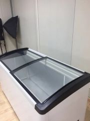 Commercial Glass Door Ice Cream Freezer - Image 3