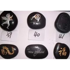 White Black Stone Pebbles Engraved Customized Design MOQ 100PCS Type Pebble Origin China HS Code 680293 Delivery - Image 4