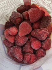 IQF (Individually Quick Frozen) whole strawberry Uncalibrated - 0,400kg/1kg/2,5kg and 10kg bulk packaging / EGYPT – product photo 3, product detail gallery