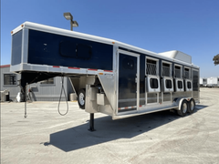 Four Horse Trailers / 2005 Jamco 4 Horse Gooseneck Trailer - Image 2