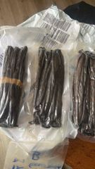 Vanilla Pods Origin Uganda Form Vanilla Powder, Whole Pods - Image 2