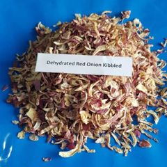 Dehydrated Red Onion Flakes - Image 1