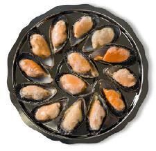 Cooked mussels in half shell (1kg pack) - Image 1