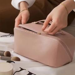Custom Large Capacity Travel Storage PU Makeup Wash Cosmetics Bag - Image 2