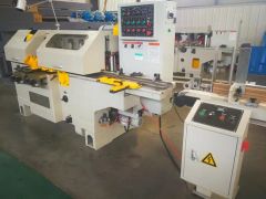 CNC Sawing Machine for Paperboard Track Linear Origin China Condition New Model NO. HSJ-3212 Trademark Zhenhuan Controlling Mode CNC - Image 3
