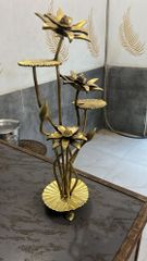 Golden Flower Brass Stand, For Home Color Golden Material Brass Texture Antique Patina Verdigris Finishing Polished Usage/Application - Image 2