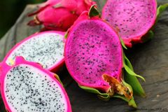 VIETNAMESE RED AND WHITE DRAGON FRUIT - FRESHNESS GUARANTEED - Image 4