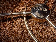 High Quality Vietnamese Freshly Roasted Brown Arabica Coffee Beans Made In Vietnam Export Standard - Image 3