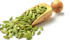 Green Cardamom – Premium Export Grade (Whole Pods) - Image 1
