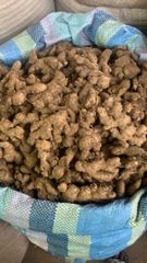 Ginger Texture Firm, Juicy Harvesting Method Hand-picked Color Vibrant, Golden-brown Skin Type Fresh, Unpeeled Ginger - Image 1
