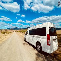 Original 2022 Hiace Left Hand Drive Diesel Van Manual Transmission Euro 4 Emission Standard 11-20 Seats - Image 2