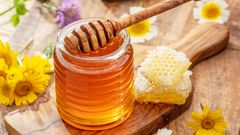 100% Natural Liquid Comb Honey Pure and Pure Dried Liquid Form Packed in Bulk Bottle - Image 1