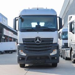 Reliable Rhd Mercedes-Benz 4*2 Diesel Tractor with Hydraulic Tank in Stock - Image 2