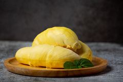 Monthong/Ri6 Durian 24 Months Shelf Life High Quality Whole Shape Frozen Year-around Season Organic Durian – product photo 2, product detail gallery