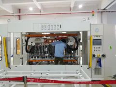 Auto Trims Robot Ultrasonic Plastic Welding Machines - Image 1