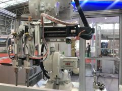 Auto Trims Robot Ultrasonic Plastic Welding Machines - Image 5