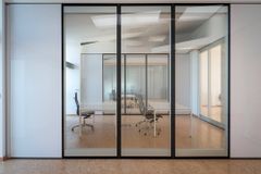 Office Glass Partition Pattern Plain Position Indoor Finishing Swing Color Transparent Shape Rectangular Glass Thickness 10 - Image 2