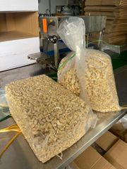Vietnamese Cashew Kernels W320 – product photo 1, product detail gallery