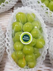 Shine Muscat over 18Brix, 4kg/ctn packing - Image 2