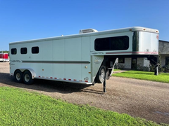 Three Horse Trailers / 2004 Sundowner 3 Horse Weekender Horse Trailer - Image 1