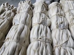Mulberry Silk Yarn / Raw Texture Smooth Luster Exceptional Origin Turkmenistan Fiber Fineness 20/22 D Color Natural - Image 1