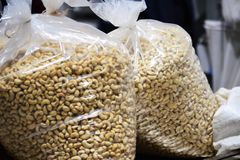 Organic Raw Cashew Nuts - Image 2