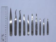 Tweezers - Image 1