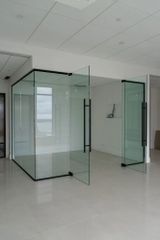 Glass Partition, 8 mm Color Clear Pattern Plain Thickness 8 mm Design Type any Finishing clear Shape Rectangular Door Type - Image 1