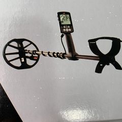 Minelab Equinox 600 Metal Detector with EQX 11” Double-D Waterproof Coil - Image 3