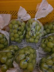 Premium Korean Shine Muscat Grapes – product photo 6, product detail gallery