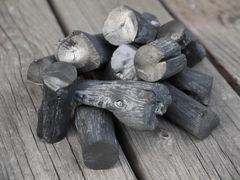 Fast Delivery Hardwood Charcoal Lump 100% Natural Premium Fuel For Strong Heat Output Clean Burning And 4 To 6 Hours Reliable Burning Ideal For Barbecue Buy Now Wholesale - Image 1