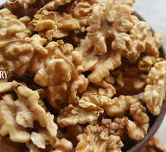 All Natural Walnut Kernel Dried Snack in Bulk Free From Gluten and GMO Healthy Picnic Food With Low MOQ Non-Spamle - Image 2