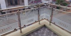 Spigot Based Stainless Steel Glass Balcony Railing Rail Height 750 mm Steel Grade SS 304 Application Balcony Glass Thickness 12 - Image 2