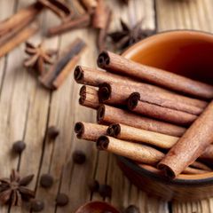 Vietnam's Cinnamon sticks - Stick cinnamon comes in long, unbroken sticks, with the skin removed. – product photo 2, product detail gallery
