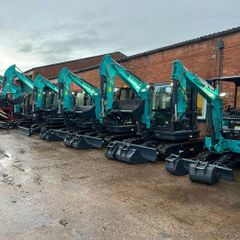 Durable Small Size SUNWARD SWE60F-3 Narrow Area Digger for Agricultural Use Factory Price Digger Durable Mini Excavator - Image 2