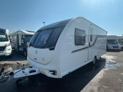 Elegant Swift Challenger 580 Premium Touring Caravan Fully Functional Kitchen Spacious Bedroom Great Budget Choice Buy T - Image 2