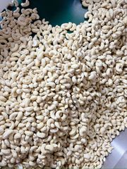 Cashew Nuts Kernels Vietnam high Quality creamy Texture Grade W240 W320 flavor Rich – product photo 4, product detail gallery